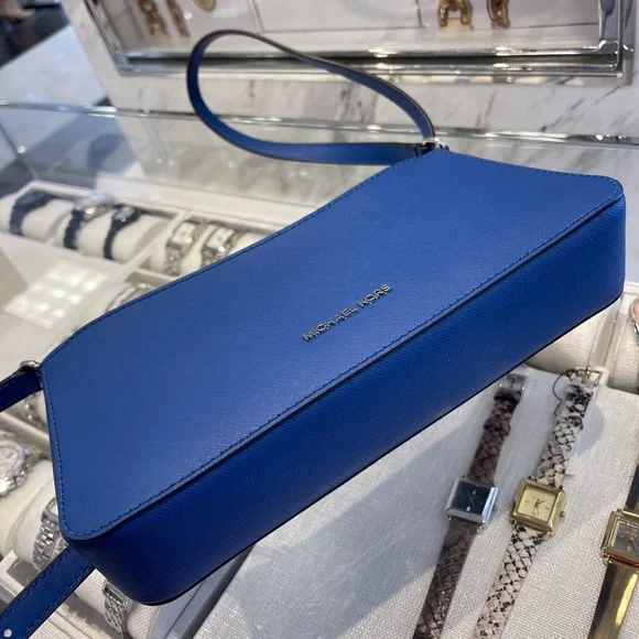 MICHAEL KORS Arden Medium Crossbody XBODY Bag
Galaxy Blue
NWT - Picture 16 of 16